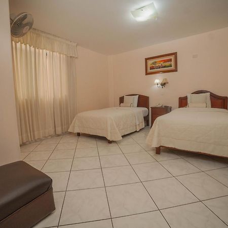 Hotel Torre Norte Trujillo Buitenkant foto