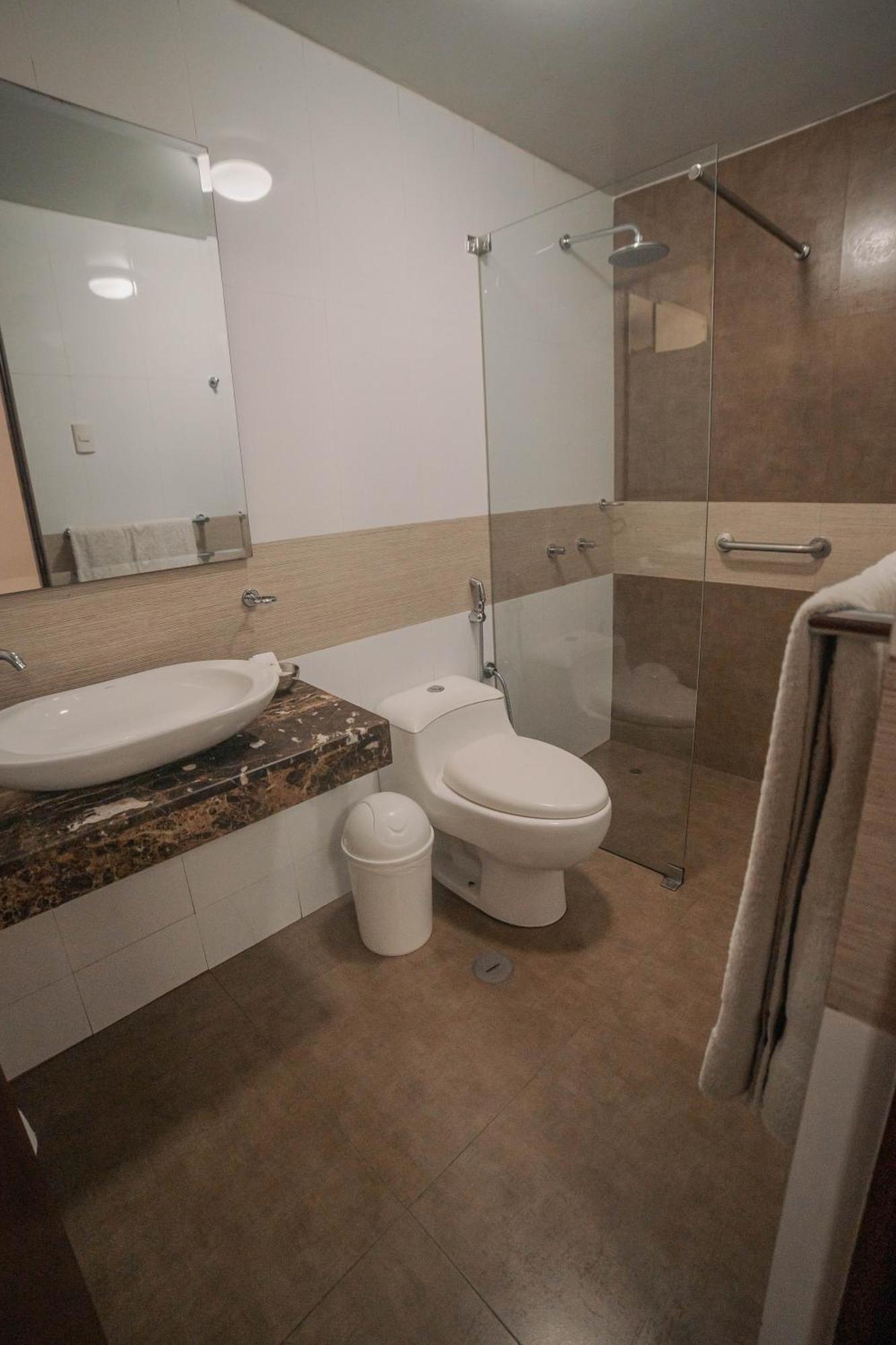 Hotel Torre Norte Trujillo Buitenkant foto
