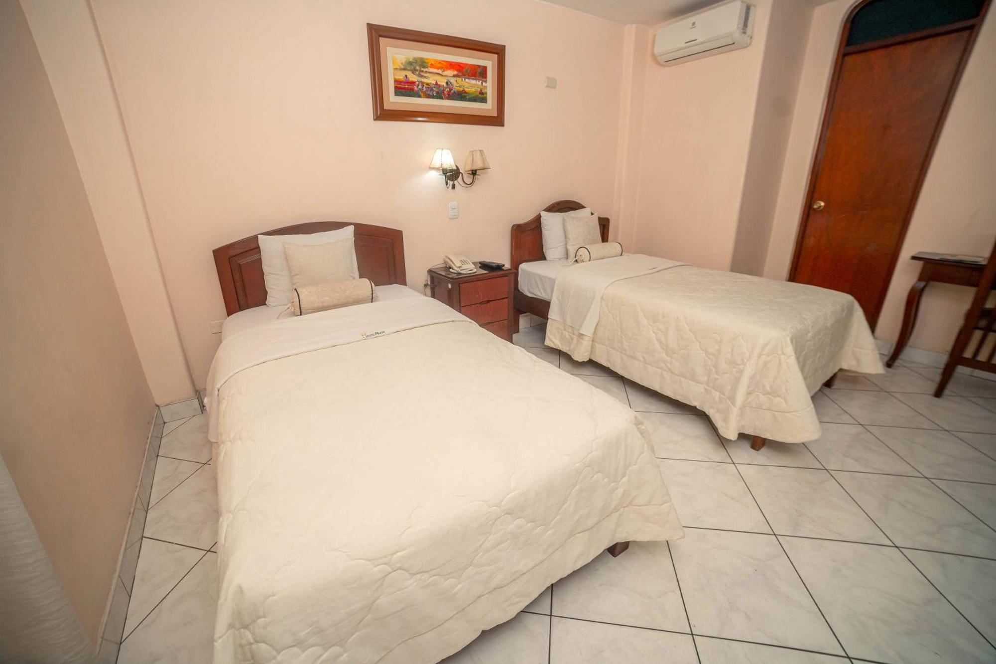 Hotel Torre Norte Trujillo Buitenkant foto