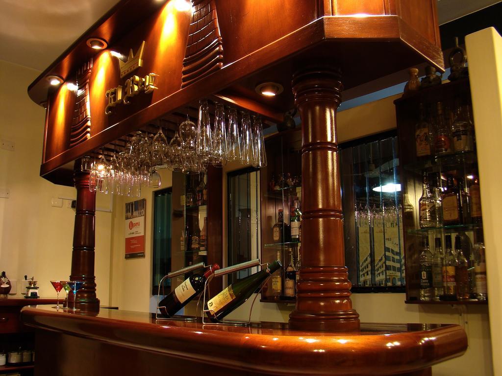 Hotel Torre Norte Trujillo Buitenkant foto