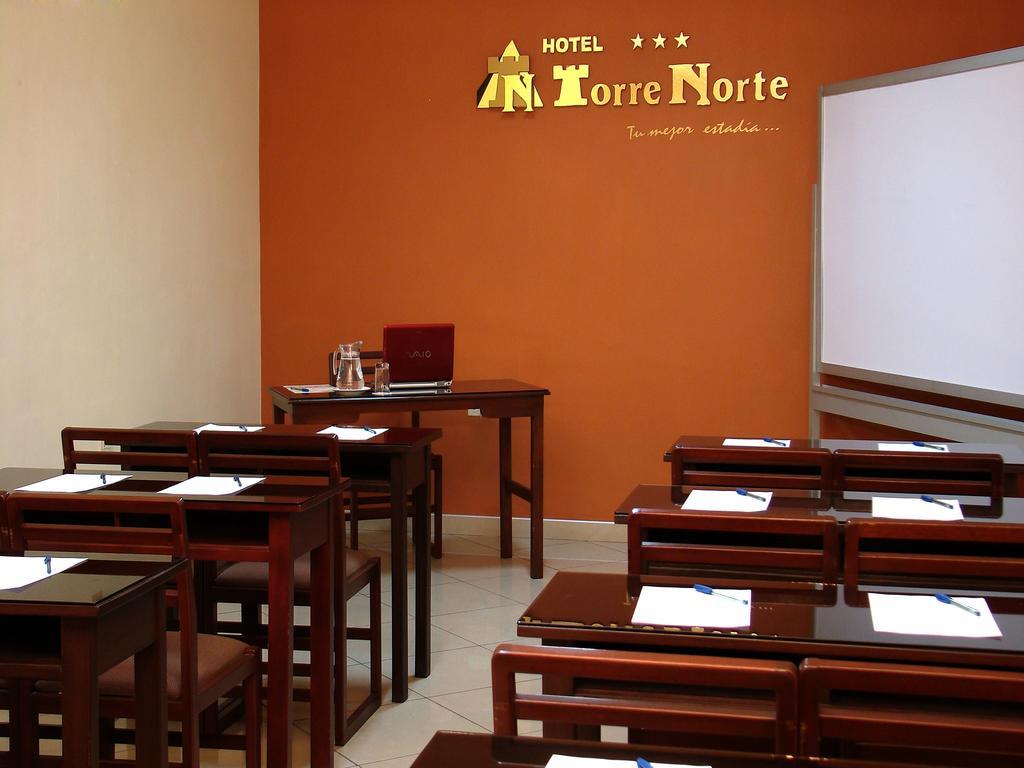 Hotel Torre Norte Trujillo Buitenkant foto