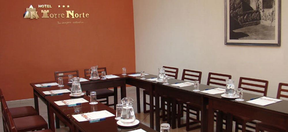 Hotel Torre Norte Trujillo Buitenkant foto